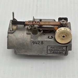 Johnson Controls T-4002-202 Pneumatic‎ Thermostat Dual Temp RA/DA